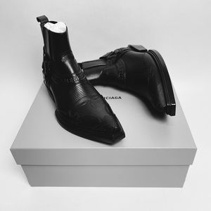 Meet your Posher, Jonathan